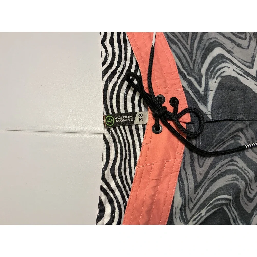 Volcom Stoneys Mens Board Shorts Sz 38 Grey Coral Marble Wave Print‎ Swim Trunks
